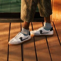 NOTICE SNEAKERS WHITE GREY LEATHER(Notice Sneakers White Grey Leather) 25 NOTICE SNEAKERS WHITE GREY LEATHER(Notice Sneakers White Grey Leather) -Dolce Vita 18 fce2c169 3ece 4a48 903a a33786b55fb6