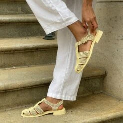 HOLIS 3D SANDALS LT YELLOW(3d Holis Sandals Lt Yellow) -Dolce Vita 40Remonia HILOS 3D WOVEN BUTTER YELLOW 6