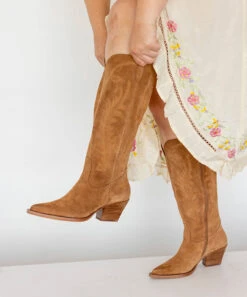 RYATT EXTRA WIDE CALF BOOTS PECAN SUEDE(Ryatt Extra Wide Calf Boots Pecan Suede) 28 RYATT EXTRA WIDE CALF BOOTS PECAN SUEDE(Ryatt Extra Wide Calf Boots Pecan Suede) -Dolce Vita 9 1 f3bfd1d5 3635 445e 9b67 2bd99d8f7a7c