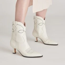 ANGEL BOOTIES WHITE LEATHER(Angel Booties White Leather) -Dolce Vita DOLCEVITA BOOTIES ANGEL IVORYLEATHER ONFOOT 02