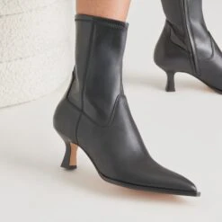 Dolce Vita ARYA BOOTS BLACK LEATHER(Arya Boots Black Leather) -Dolce Vita DOLCEVITA BOOTIES ARYA BLACKLEATHER ONFOOT WIDE 01 7190ac14 3789 45b0 8548 85f215b0a7fb