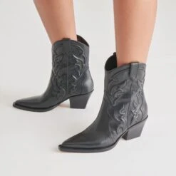 RIMONA BOOTIES BLACK LEATHER(Rimona Booties Black Leather) 17 RIMONA BOOTIES BLACK LEATHER(Rimona Booties Black Leather) -Dolce Vita DOLCEVITA BOOTIES RIMONA BLACKLEATHER ONFOOT 02 1