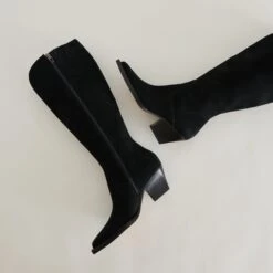 RAJ EXTRA WIDE CALF BOOTS ONYX SUEDE(Raj Extra Wide Calf Boots Onyx Suede) 20 RAJ EXTRA WIDE CALF BOOTS ONYX SUEDE(Raj Extra Wide Calf Boots Onyx Suede) -Dolce Vita DOLCEVITA BOOTS RAJ ONYXSUEDE WIDE DETAILS 01 0e291265 a311 43ed 98b8 c6edefdc0769