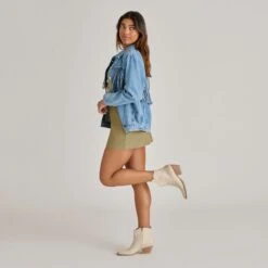 SHANIA BOOTIES IVORY NUBUCK(Shania Booties Ivory Nubuck) -Dolce Vita DOLCEVITA BOOTS SHANIA IVORYNUBUCK ONFOOT 01