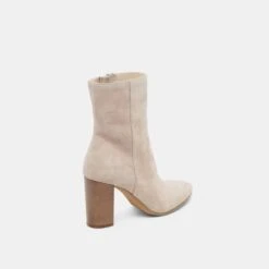 SUZY BOOTIES TAUPE SUEDE(Suzy Booties Taupe Suede) -Dolce Vita DOLCEVITA BOOTS SUZY TAUPE SUEDE 03 5d06270f e69d 4670 b578 d63efd553d35
