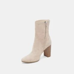 SUZY BOOTIES TAUPE SUEDE(Suzy Booties Taupe Suede) -Dolce Vita DOLCEVITA BOOTS SUZY TAUPE SUEDE 08 f5a36157 54d4 41df 9db1 ec07f87d9275
