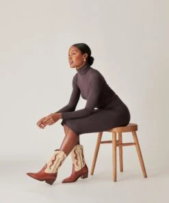 SUZZY BOOTS BROWN EMBOSSED LEATHER - Re:vita(Suzzy Boots Brown Embossed Leather Resale) -Dolce Vita DOLCEVITA BOOTS SUZZY BROWNMULTIEMBOSSEDLEATHER ONFOOT 2 e60f489f 601d 4a5e b279 d1d1d406b931