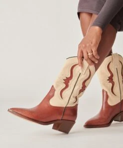 SUZZY BOOTS BROWN EMBOSSED LEATHER - Re:vita(Suzzy Boots Brown Embossed Leather Resale) -Dolce Vita DOLCEVITA BOOTS SUZZY BROWNMULTIEMBOSSEDLEATHER ONFOOT 3 6f85290f 7968 45c1 ae9f 0f124796dfe5