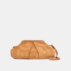 SAHARA CLUTCH COGNAC SUEDE(Sahara Clutch Cognac Suede) 7 SAHARA CLUTCH COGNAC SUEDE(Sahara Clutch Cognac Suede) -Dolce Vita DOLCEVITA CLUTCH SAHARA COGNACSUEDE 2