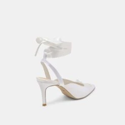 EFORA HEELS TRUE WHITE SATIN(Efora Heels True White Satin) 11 EFORA HEELS TRUE WHITE SATIN(Efora Heels True White Satin) -Dolce Vita DOLCEVITA DOLCEVITA HEELS EFORA TRUEWHITE SATIN VELVET 03