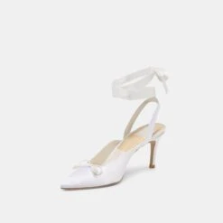 EFORA HEELS TRUE WHITE SATIN(Efora Heels True White Satin) 12 EFORA HEELS TRUE WHITE SATIN(Efora Heels True White Satin) -Dolce Vita DOLCEVITA DOLCEVITA HEELS EFORA TRUEWHITE SATIN VELVET 09