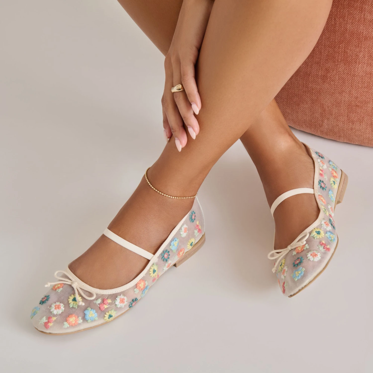 CADEL FLORAL BALLET FLATS IVORY FLORAL MESH(Cadel Floral Ballet Flats Ivory Floral Mesh) 2 CADEL FLORAL BALLET FLATS IVORY FLORAL MESH(Cadel Floral Ballet Flats Ivory Floral Mesh) - Image 2