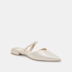 KANIKA PEARL FLATS VANILLA PEARLS(Kanika Pearl Flats Vanilla Pearls) -Dolce Vita DOLCEVITA FLATS KANIKAPEARLLOW VANILLAPEARLS 01 f9641337 9a4f 4db2 ad52 4ae39f8f641d