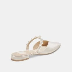 KANIKA PEARL WIDE FLATS VANILLA PEARLS(Kanika Pearl Wide Flats Vanilla Pearls) -Dolce Vita DOLCEVITA FLATS KANIKAPEARLLOW VANILLAPEARLS 03 49e9d24b 6094 49e1 b85e 8e0d7d42914c
