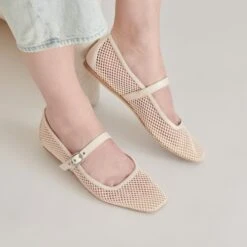 RODNI MESH BALLET FLATS CREME WOVEN MESH(Rodni Mesh Ballet Flats Creme Woven Mesh) -Dolce Vita DOLCEVITA FLATS RODNIMESH CREMEWOVENMESH ONFOOT 01