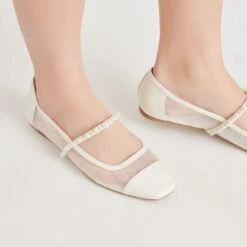 ROLLIN PEARL BALLET FLATS WHITE MESH(Rollin Pearl Ballet Flats White Mesh) -Dolce Vita DOLCEVITA FLATS ROLLINPEARL WHITEMESH ONFOOT 01 1