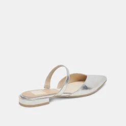 KANIKA WIDE FLATS SILVER DISTRESSED LEATHER(Kanika Wide Flats Silver Distressed Leather) 11 KANIKA WIDE FLATS SILVER DISTRESSED LEATHER(Kanika Wide Flats Silver Distressed Leather) -Dolce Vita DOLCEVITA FLAT KANIKALOW SILVERDISTRESSEDLEATHER 03 6f965ee9 f3cb 4e7a a31d e514bf261d4a