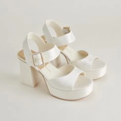 BOBBY PEARL HEELS WHITE PEARLS(Bobby Pearl Heels White Pearls)