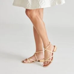 BRINN SANDALS LT NATURAL RAFFIA(Brinn Sandals Lt Natural Raffia) -Dolce Vita DOLCEVITA HEELS BRINN LTNATURALRAFFIA ONFOOT 3