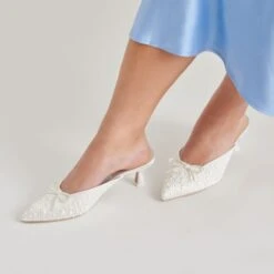 CLAYTN PEARL HEELS TRUE WHITE SATIN(Claytn Pearl Heels True White Satin) -Dolce Vita DOLCEVITA HEELS CLAYTNPEARL TRUEWHITESATIN ONFOOT 02