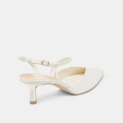 KAMRA PEARL MID HEELS TRUE WHITE SATIN(Kamra Pearl Mid Heels True White Satin) 15 KAMRA PEARL MID HEELS TRUE WHITE SATIN(Kamra Pearl Mid Heels True White Satin) -Dolce Vita DOLCEVITA HEELS KAMRAPEARLMID TRUEWHITESATIN 03