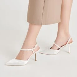 KAMRA PEARL HEELS TRUE WHITE SATIN(Kamra Pearl Heels True White Satin) -Dolce Vita DOLCEVITA HEELS KAMRAPEARL TRUEWHITESATIN ONFOOT 1