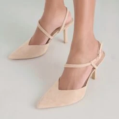 KAMRA HEELS CAMEL SUEDE(Kamra Heels Camel Suede) 14 KAMRA HEELS CAMEL SUEDE(Kamra Heels Camel Suede) -Dolce Vita DOLCEVITA HEELS KAMRA CAMEL SUEDE ONFOOT 02