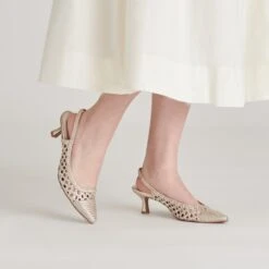 OLYMPA HEELS LIGHT GOLD METALLIC STELLA(Olympa Heels Light Gold Metallic Stella) -Dolce Vita DOLCEVITA HEELS OLYMPA LIGHTGOLDMETALLICSTELLA 01