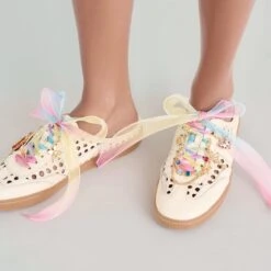 PRIDE CURLY ORGANZA LACE RAINBOW(Pride Curly Organza Lace Rainbow) -Dolce Vita DOLCEVITA PRIDECHARMS LACES STYLED 2