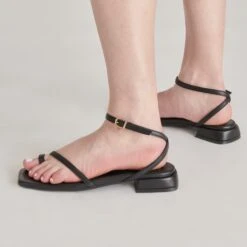 LEXI SANDALS BLACK LEATHER(Lexi Sandals Black Leather) -Dolce Vita DOLCEVITA SANDALS LEXI BLACKLEATHER ONFOOT 3