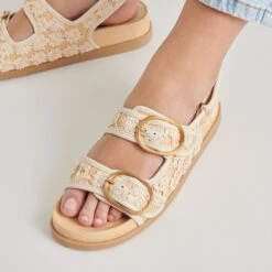 STARLA SANDALS CREME FLORAL RAFFIA(Starla Sandals Creme Floral Raffia) -Dolce Vita DOLCEVITA SANDALS STARLA CREMEFLORAL ONFOOT 02