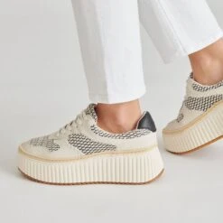 DANDI SNEAKERS BLACK NATURAL RAFFIA(Dandi Sneakers Black Natural Raffia) 19 DANDI SNEAKERS BLACK NATURAL RAFFIA(Dandi Sneakers Black Natural Raffia) -Dolce Vita DOLCEVITA SNEAKERS DANDI BLACKNATURALRAFFIA ONFOOT 03