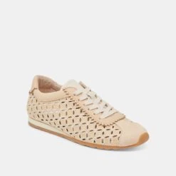 DANIE EYELET PERF SNEAKERS LT NATURAL RAFFIA(Danie Eyelet Perf Sneakers Lt Natural Raffia) -Dolce Vita DOLCEVITA SNEAKERS DANIEEYELETPERF CAMELSUEDE 01