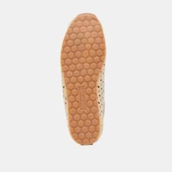 DANIE EYELET PERF SNEAKERS LT NATURAL RAFFIA(Danie Eyelet Perf Sneakers Lt Natural Raffia) -Dolce Vita DOLCEVITA SNEAKERS DANIEEYELETPERF CAMELSUEDE 07