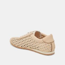 DANIE EYELET PERF SNEAKERS LT NATURAL RAFFIA(Danie Eyelet Perf Sneakers Lt Natural Raffia) -Dolce Vita DOLCEVITA SNEAKERS DANIEEYELETPERF CAMELSUEDE 09