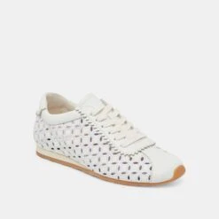 DANIE EYELET PERF SNEAKERS TRUE WHITE LEATHER(Danie Eyelet Perf Sneakers True White Leather) 12 DANIE EYELET PERF SNEAKERS TRUE WHITE LEATHER(Danie Eyelet Perf Sneakers True White Leather) -Dolce Vita DOLCEVITA SNEAKERS DANIEEYELETPERF TRUEWHITELEATHER 01