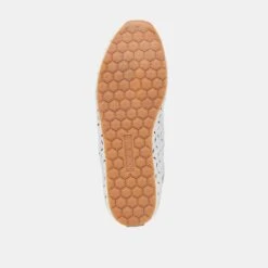 DANIE EYELET PERF SNEAKERS TRUE WHITE LEATHER(Danie Eyelet Perf Sneakers True White Leather) 19 DANIE EYELET PERF SNEAKERS TRUE WHITE LEATHER(Danie Eyelet Perf Sneakers True White Leather) -Dolce Vita DOLCEVITA SNEAKERS DANIEEYELETPERF TRUEWHITELEATHER 07