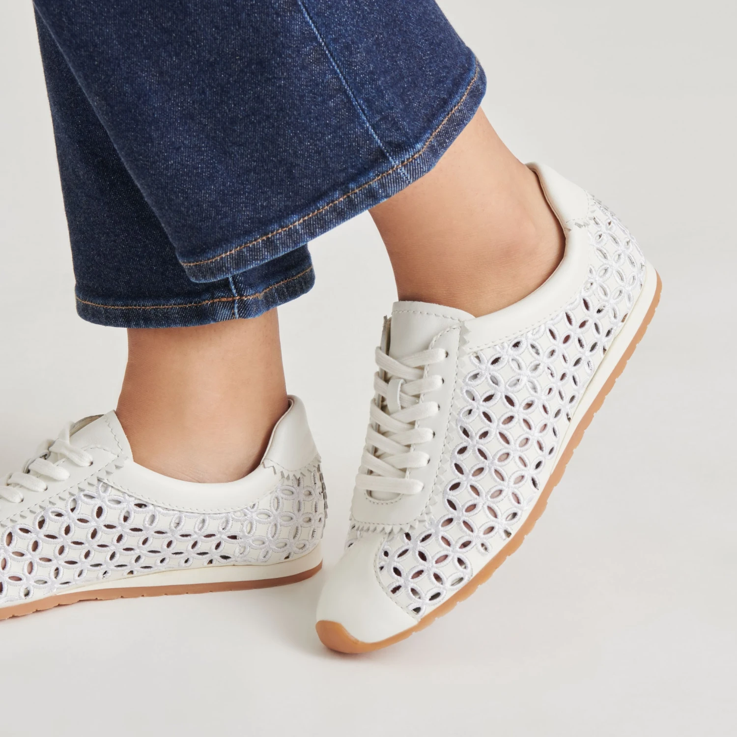 DANIE EYELET PERF SNEAKERS TRUE WHITE LEATHER(Danie Eyelet Perf Sneakers True White Leather) 2 DANIE EYELET PERF SNEAKERS TRUE WHITE LEATHER(Danie Eyelet Perf Sneakers True White Leather) - Image 2