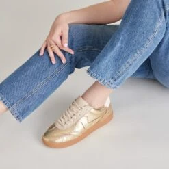 NOTICE SNEAKERS GOLD DISTRESSED LEATHER(Notice Sneakers Gold Distressed Leather) 23 NOTICE SNEAKERS GOLD DISTRESSED LEATHER(Notice Sneakers Gold Distressed Leather) -Dolce Vita DOLCEVITA SNEAKERS NOTICE GOLDDISTRESSEDLEATHER ONFOOT 01