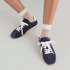 SERINA SNEAKERS NAVY SUEDE(Serina Sneakers Navy Suede) -Dolce Vita DOLCEVITA SNEAKERS SERINA NAVYSUEDE ONFOOT 02
