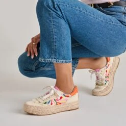 FREDY SNEAKERS FLORAL MULTI CANVAS(Fredy Sneakers Floral Multi Canvas) 14 FREDY SNEAKERS FLORAL MULTI CANVAS(Fredy Sneakers Floral Multi Canvas) -Dolce Vita DOLCEVITA SNEAKER FREDY FLORALMULTICANVAS ONFOOT 02