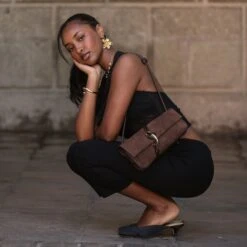 ALICE SHOULDER BAG CHOCOLATE SUEDE(Alice Shoulder Bag Chocolate Suede) -Dolce Vita UMARAALICE 8a4b6619 8e2c 458a a0ce 57a29c379bf3