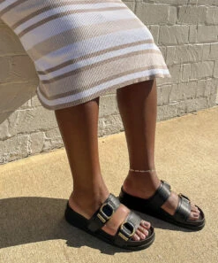 SOYA SANDALS BLACK STELLA(Soya Sandals Black Stella) -Dolce Vita soya black